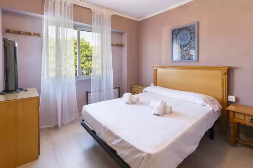 Holiday rentals in Cotton,