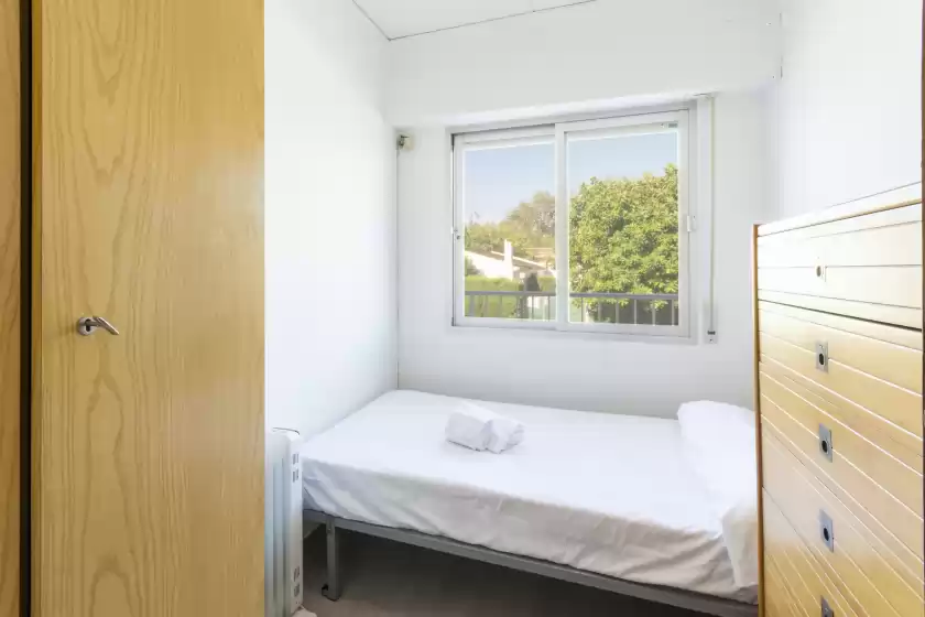 Holiday rentals in Cotton,