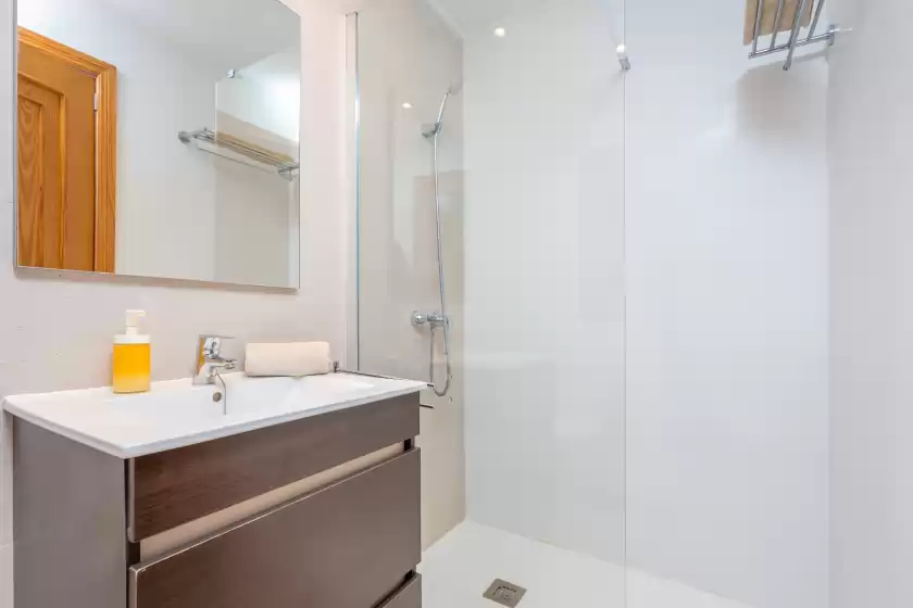 Holiday rentals in Can joan, Cala Figuera