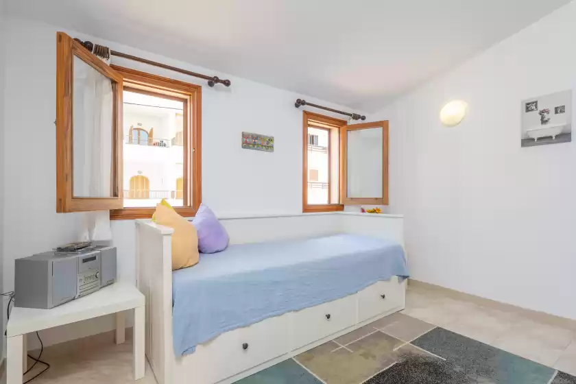 Holiday rentals in Can joan, Cala Figuera