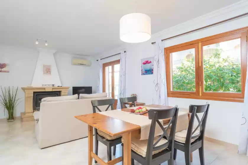 Holiday rentals in Can joan, Cala Figuera