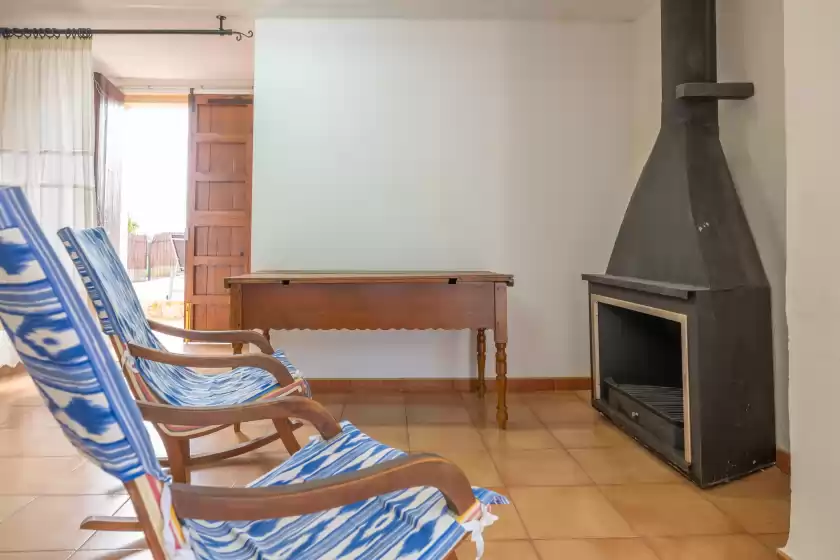 Holiday rentals in Can salvador, Moscari