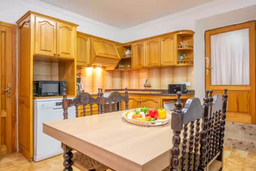 Holiday rentals in Can salvador, Moscari