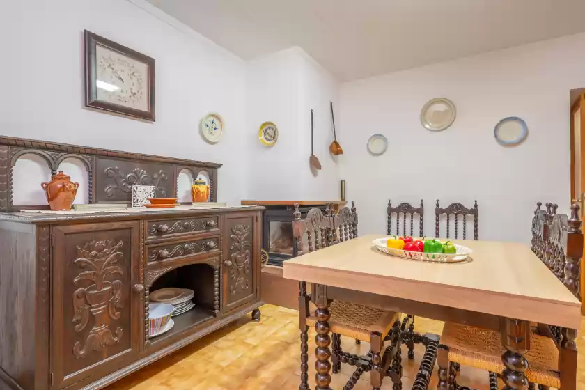 Holiday rentals in Can salvador, Moscari