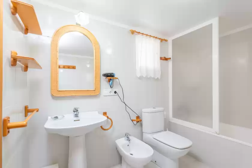 Holiday rentals in Can salvador, Moscari