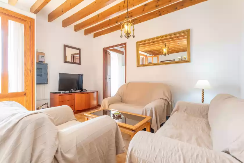 Holiday rentals in Can salvador, Moscari