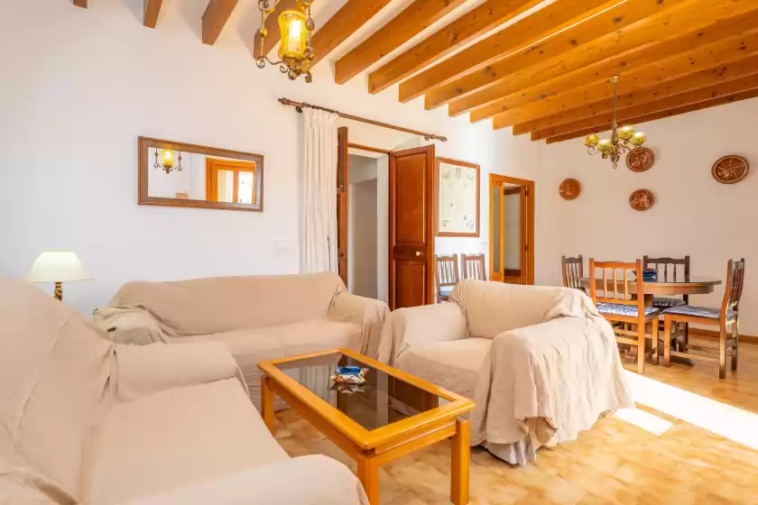 Holiday rentals in Can salvador, Moscari