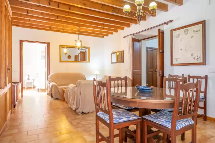 Holiday rentals in Can salvador, Moscari