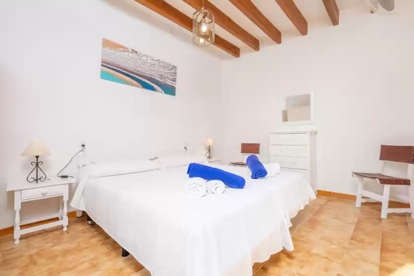 Holiday rentals in Can salvador, Moscari