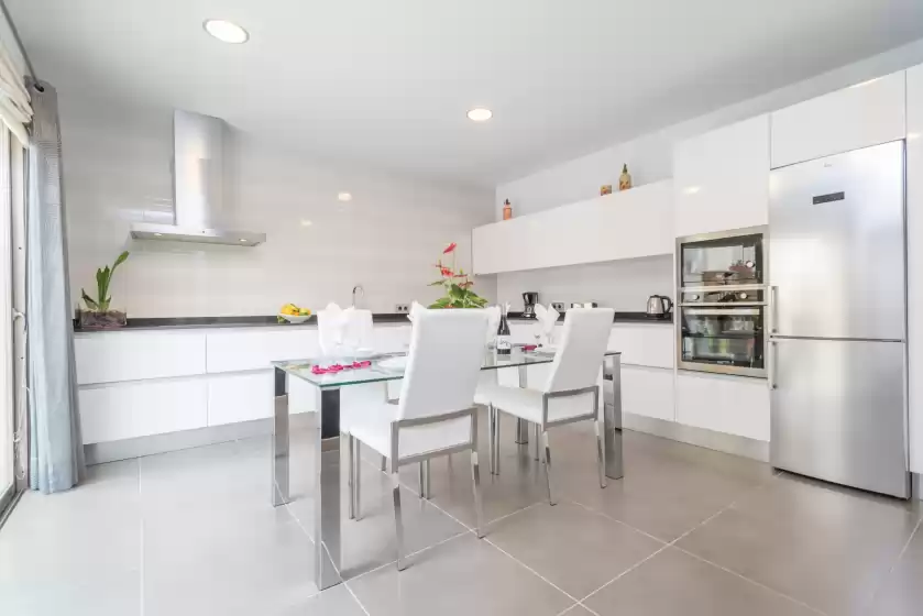 Holiday rentals in Casa holganza, Maria de la Salut