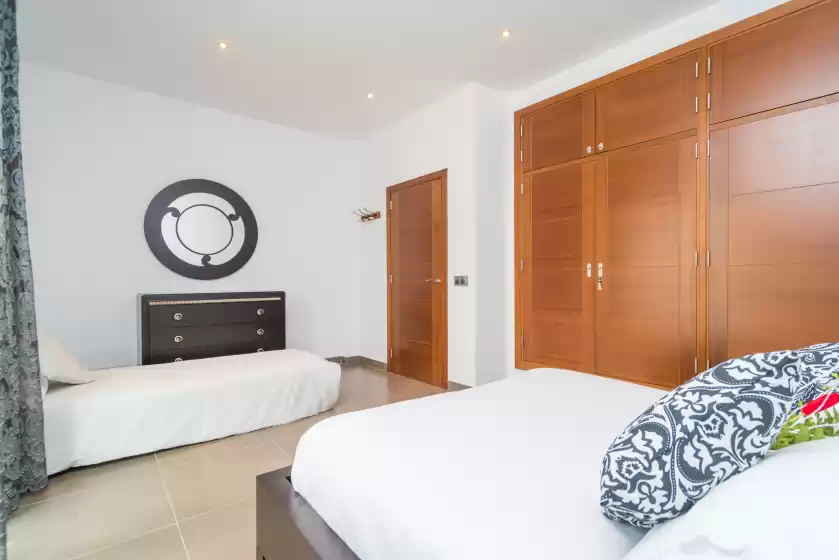 Holiday rentals in Casa holganza, Maria de la Salut