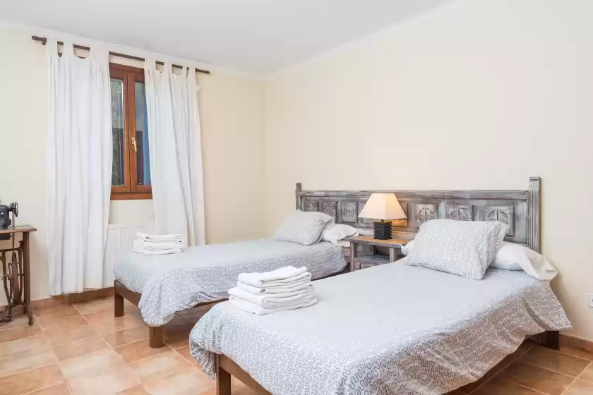 Holiday rentals in Sa punta, Son Carrió