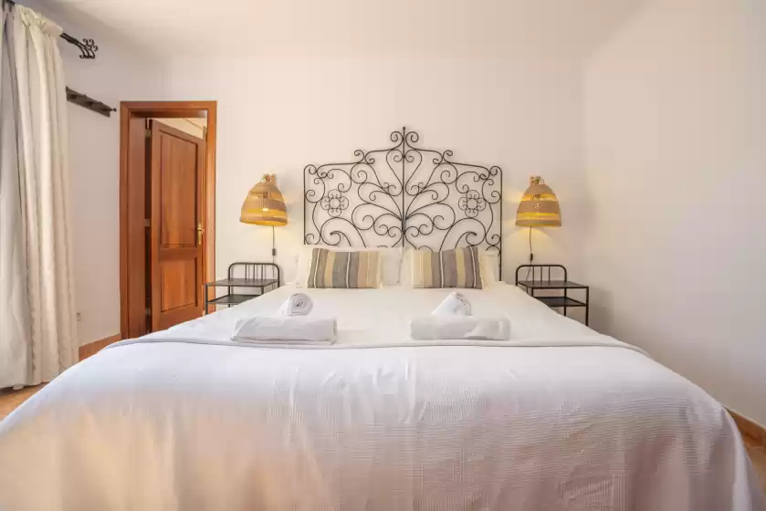 Holiday rentals in Sa punta, Son Carrió