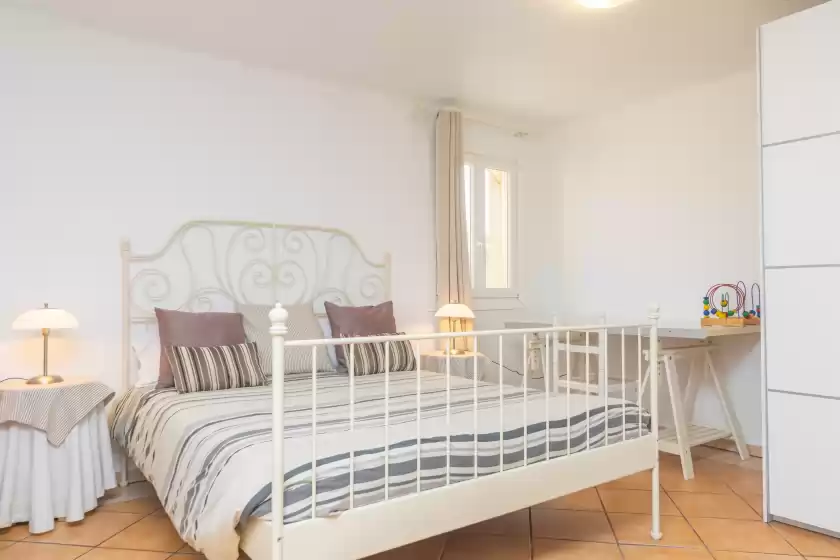 Holiday rentals in Sa punta, Son Carrió