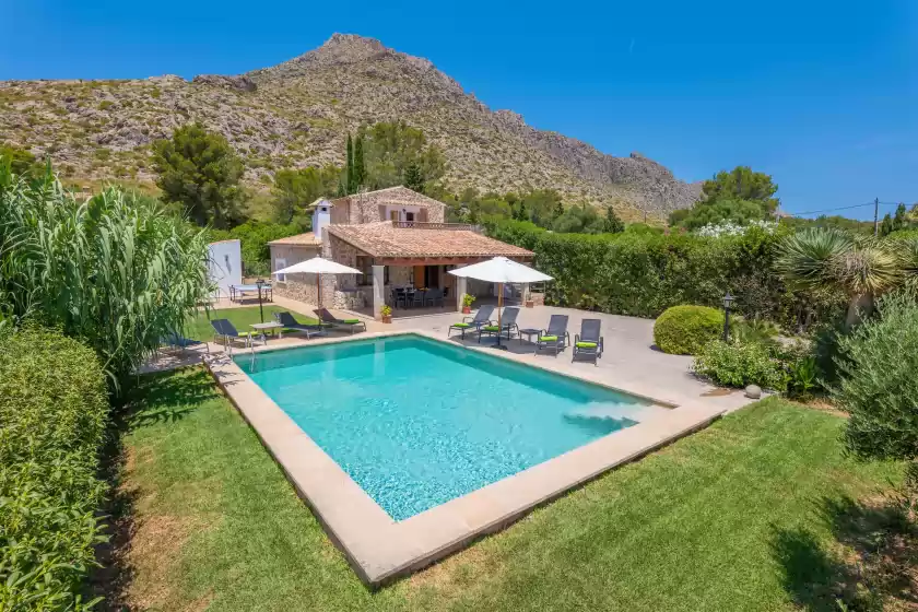 Holiday rentals in Ca'n coll