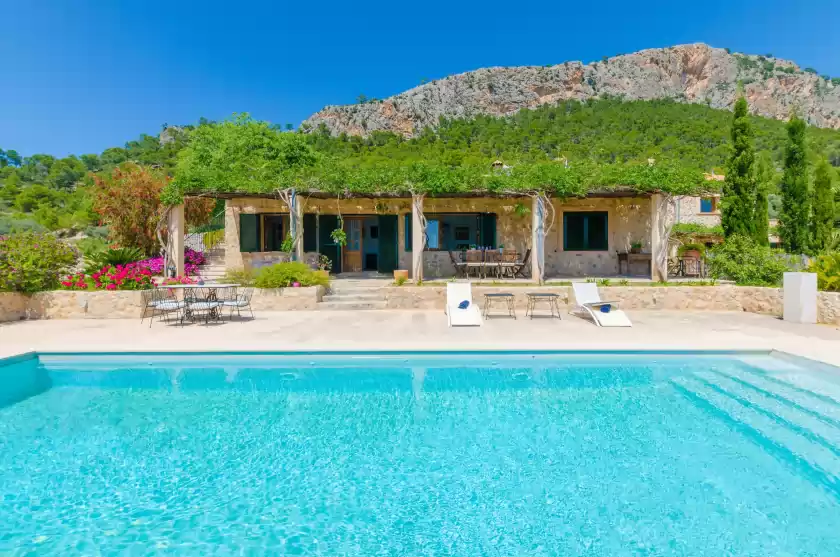 Holiday rentals in Cas garriguer