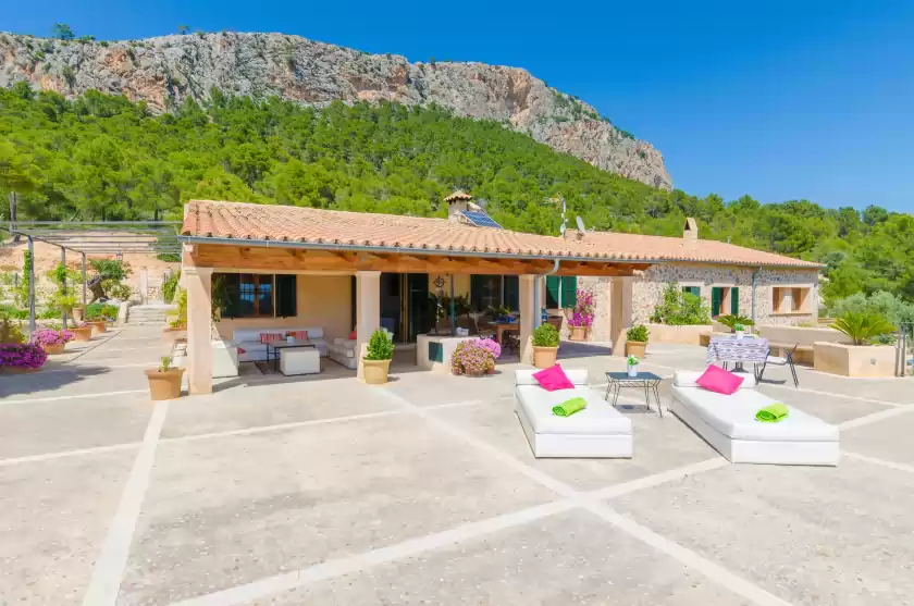 Holiday rentals in Cas garriguer, Andratx