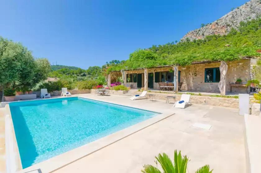 Holiday rentals in Cas garriguer, Andratx