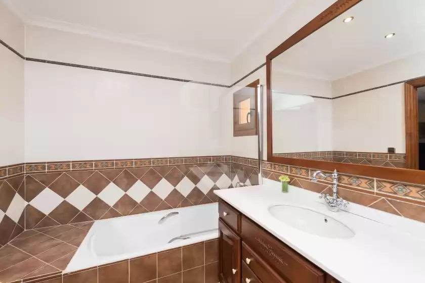 Holiday rentals in S'aguait, Portocolom