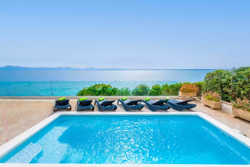 Holiday rentals in Villa can torrens