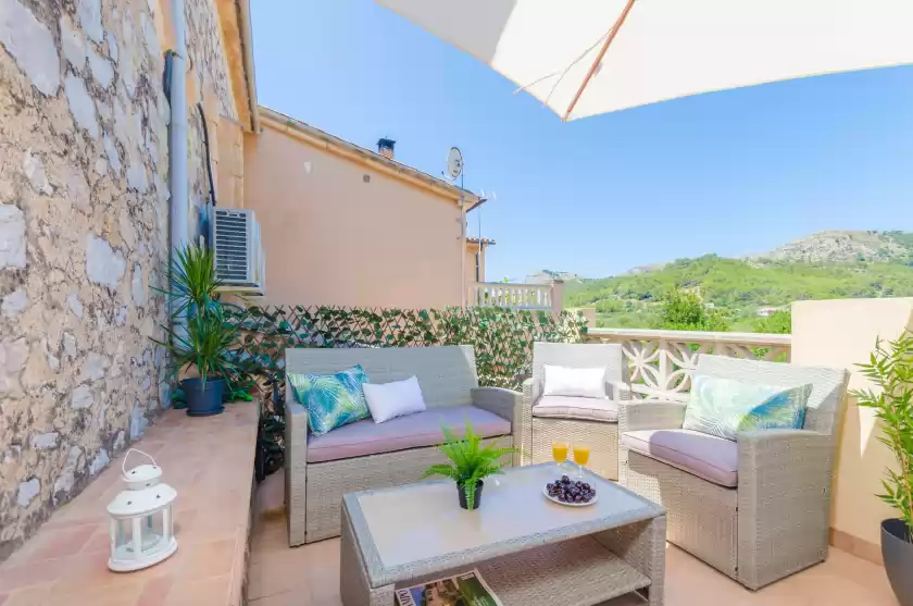 Holiday rentals in Can damia