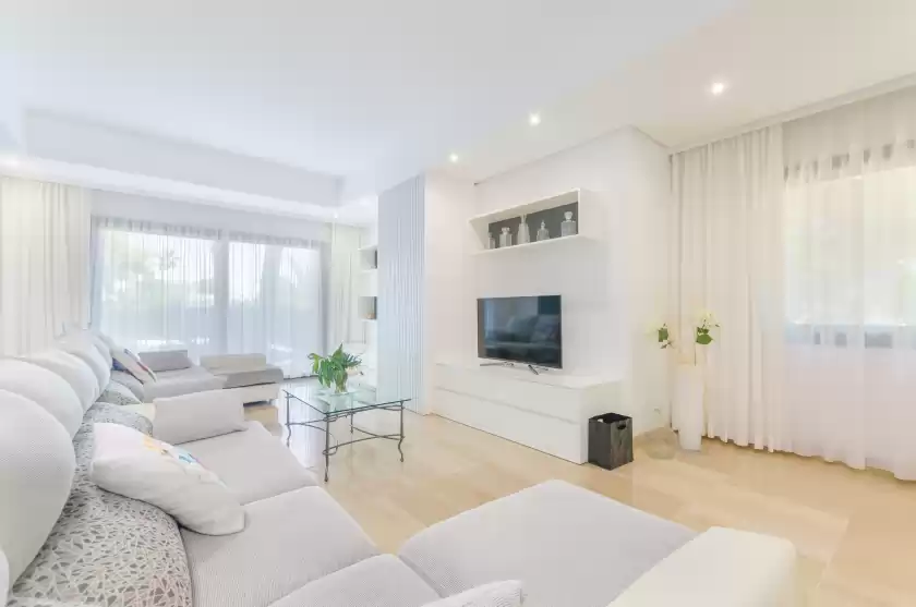 Holiday rentals in Villa diagonal, Can Picafort