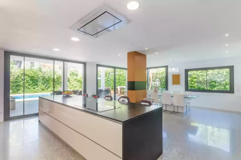 Holiday rentals in Villa diagonal, Can Picafort