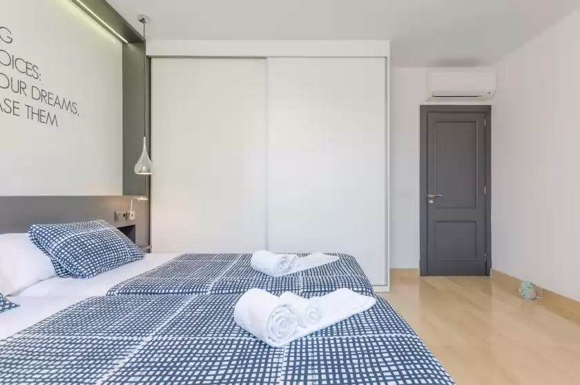 Holiday rentals in Villa diagonal, Can Picafort