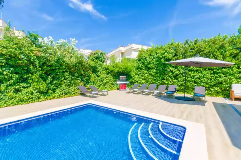 Holiday rentals in Villa diagonal, Can Picafort