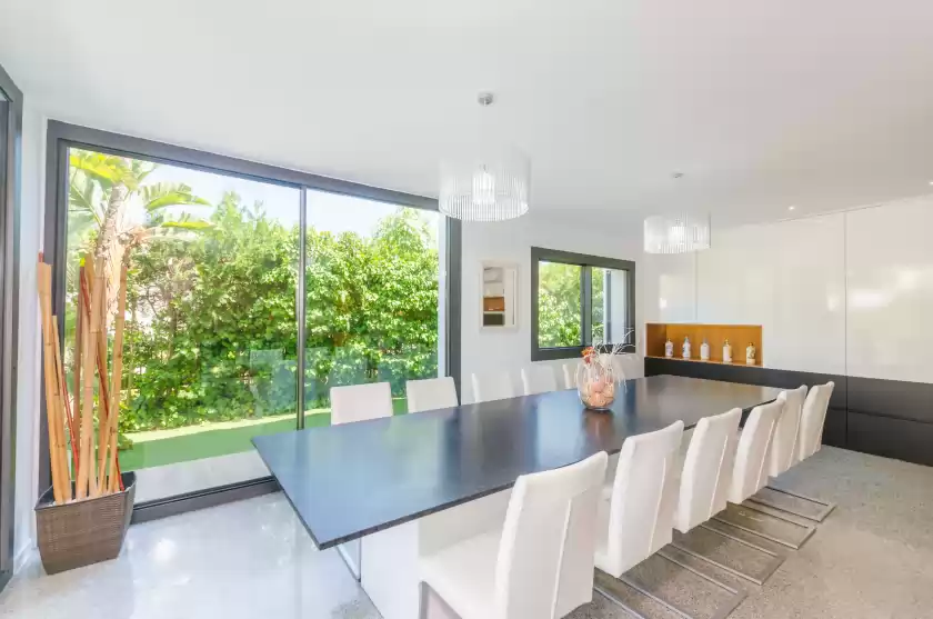 Holiday rentals in Villa diagonal, Can Picafort