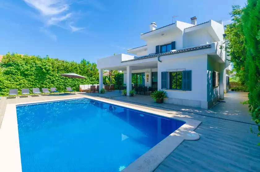 Holiday rentals in Villa diagonal, Can Picafort