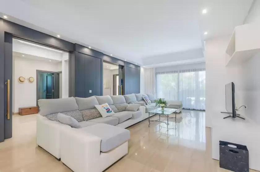 Holiday rentals in Villa diagonal, Can Picafort