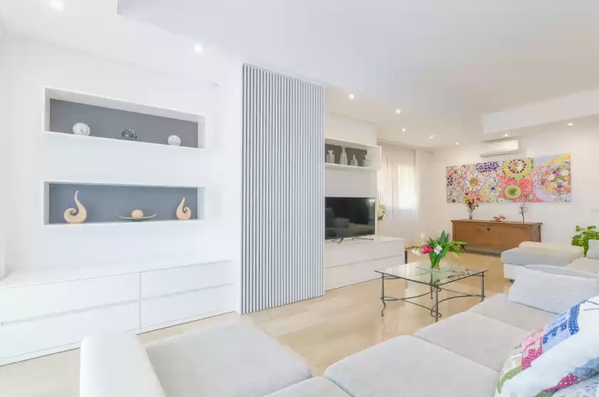 Holiday rentals in Villa diagonal, Can Picafort