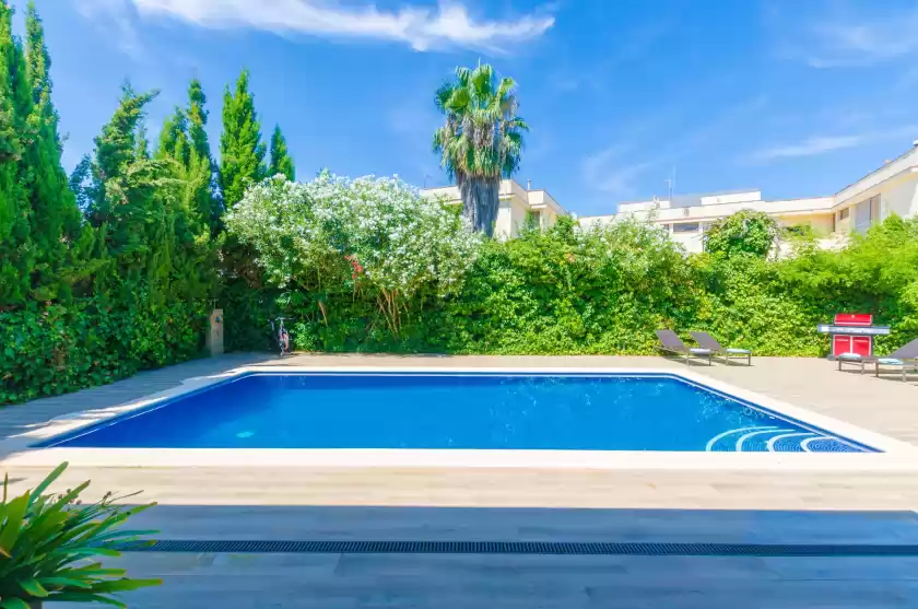 Holiday rentals in Villa diagonal, Can Picafort