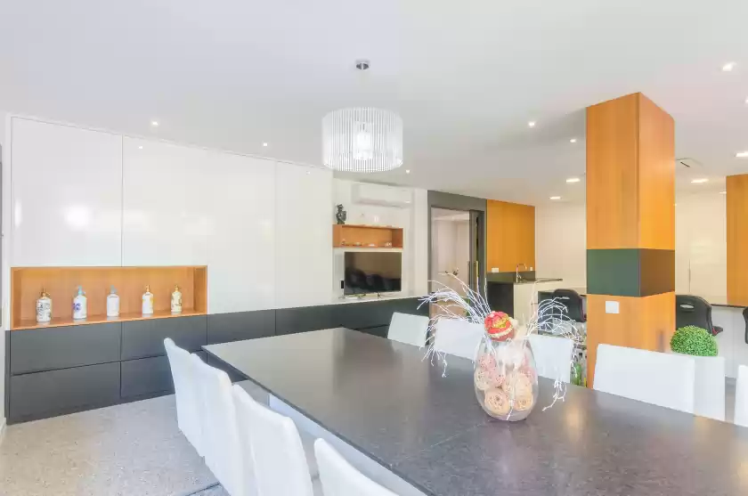 Holiday rentals in Villa diagonal, Can Picafort