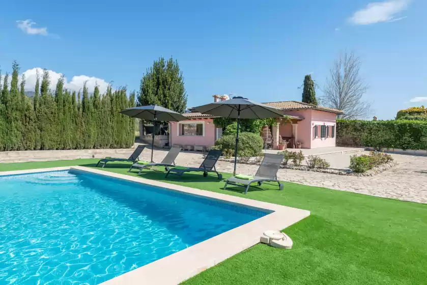 Holiday rentals in Ses veles, Lloseta