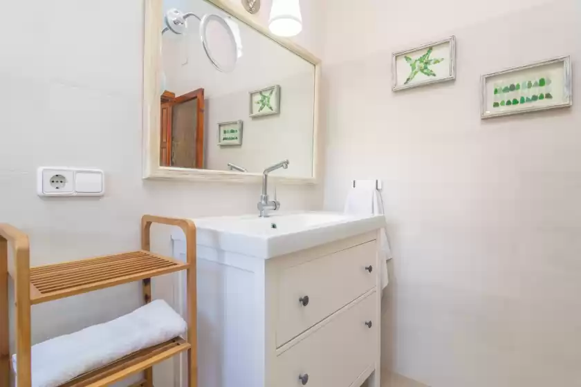 Holiday rentals in Sol i vent, Cala Llombards