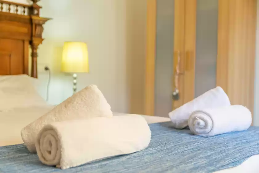 Holiday rentals in Sol i vent, Cala Llombards