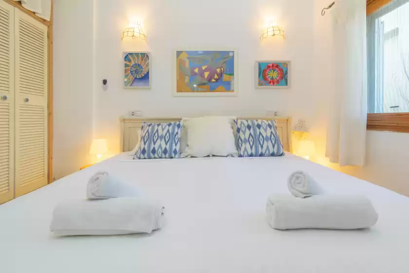 Holiday rentals in Sol i vent, Cala Llombards