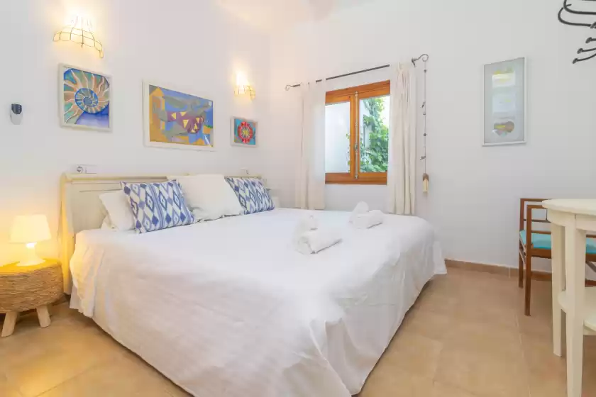 Holiday rentals in Sol i vent, Cala Llombards