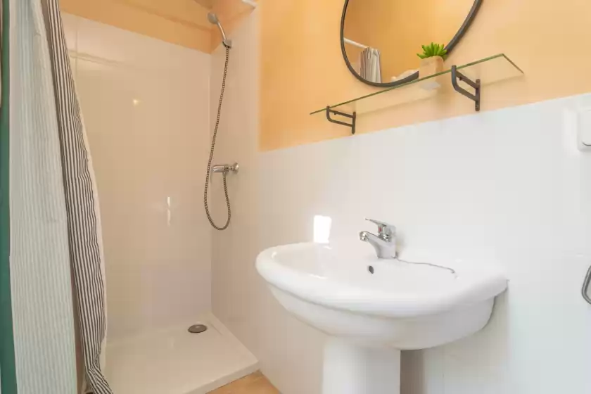 Holiday rentals in Sol i vent, Cala Llombards