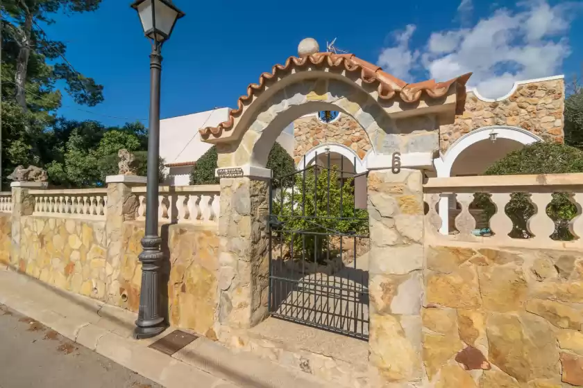 Holiday rentals in Sol i vent, Cala Llombards