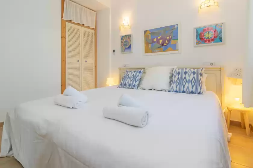 Holiday rentals in Sol i vent, Cala Llombards