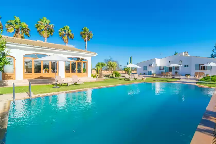 Holiday rentals in Sa tanca