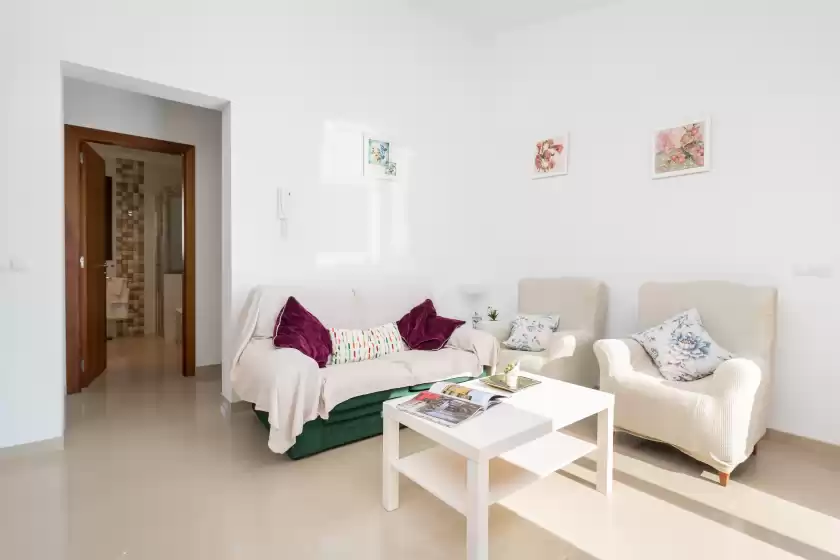 Holiday rentals in Biali, Búger