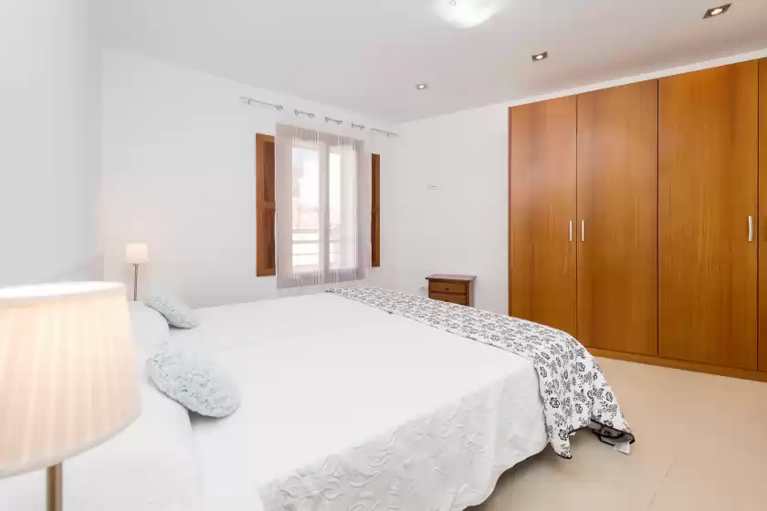 Holiday rentals in Biali, Búger