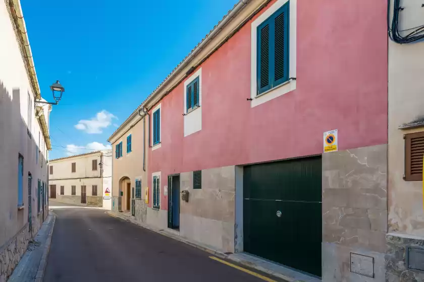 Holiday rentals in Biali, Búger