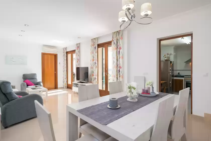 Holiday rentals in Biali, Búger