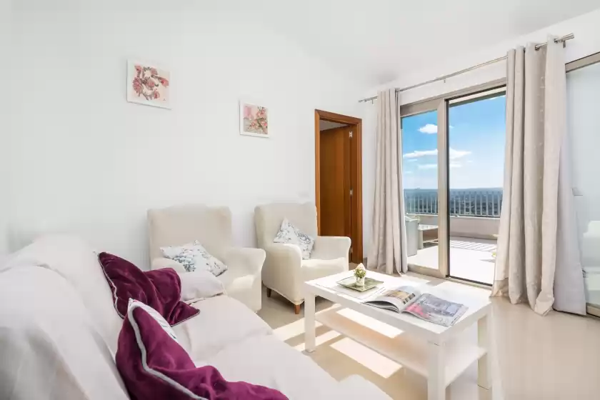 Holiday rentals in Biali, Búger