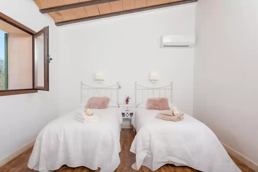 Holiday rentals in Can madis, Costitx